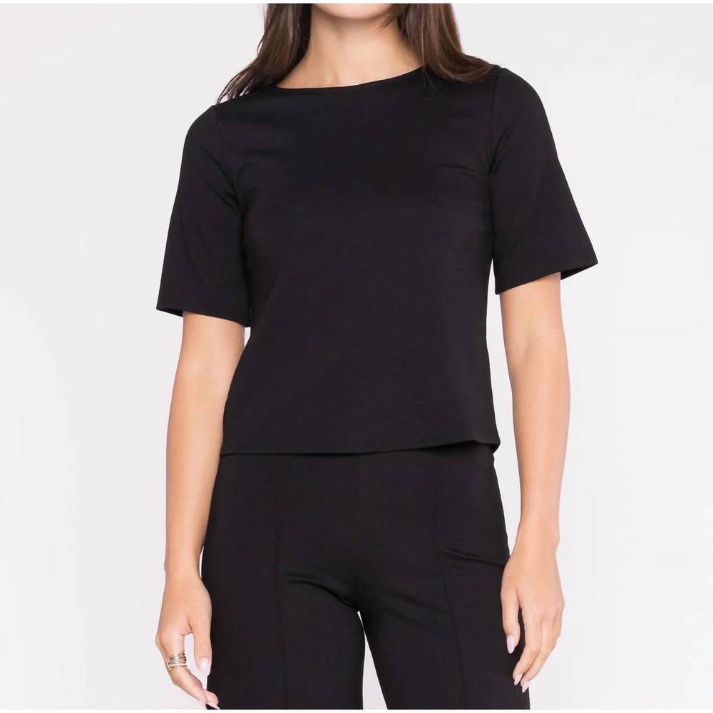 Sleek Black Short Sleeve Tee for Effortless Style
